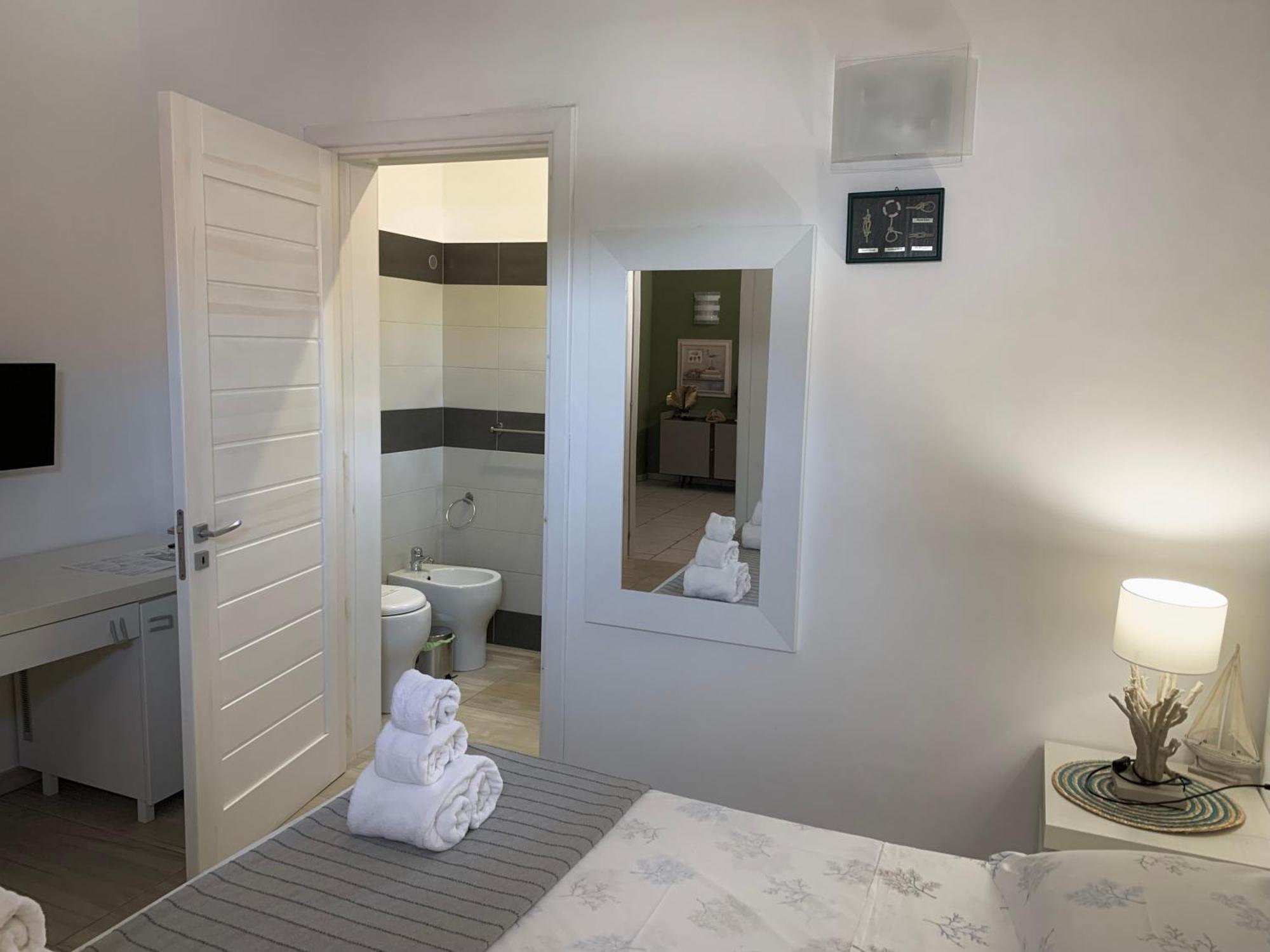 Aquarama Rooms & Apartments Torre Squillace 外观 照片